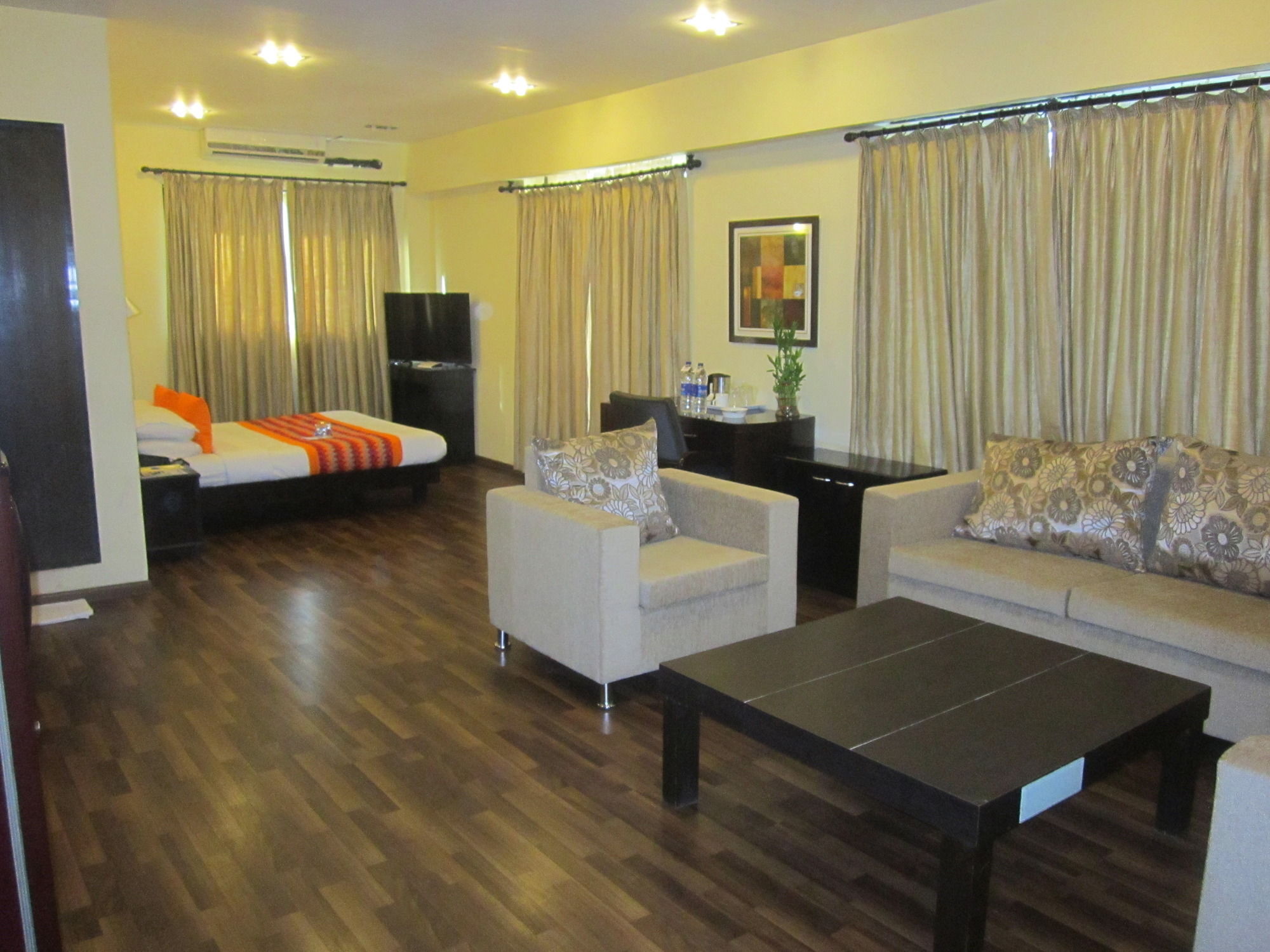 Hotel Orritel West Mumbai Dış mekan fotoğraf